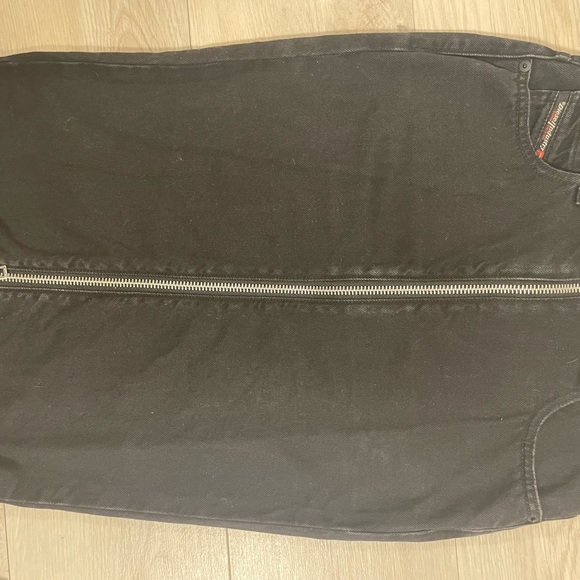DIESEL-size 27- black denim midi pencil skirt with zipper. - Picture 4 of 10